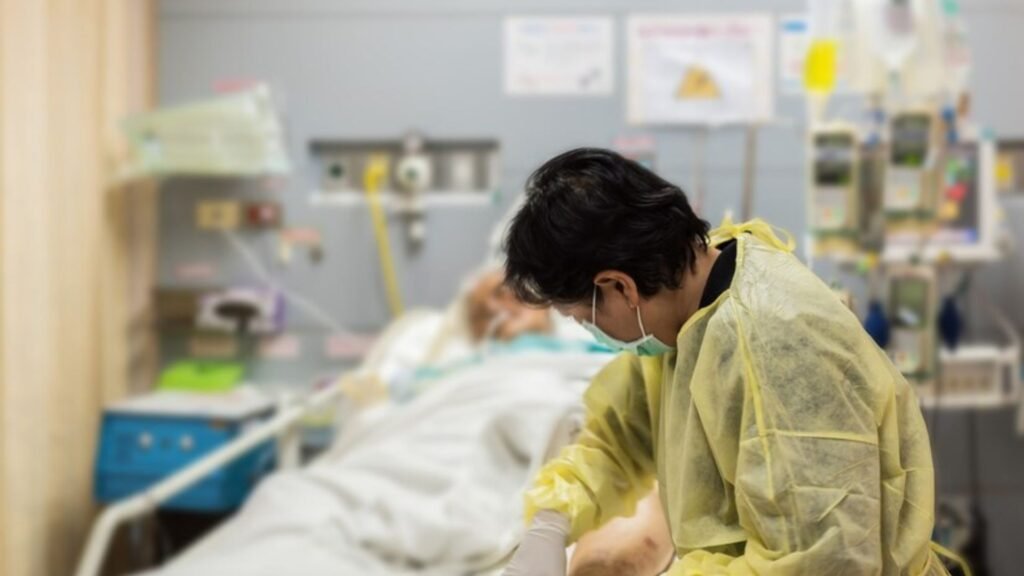 Key Factors for Predicting: Understanding Sepsis in ICUs