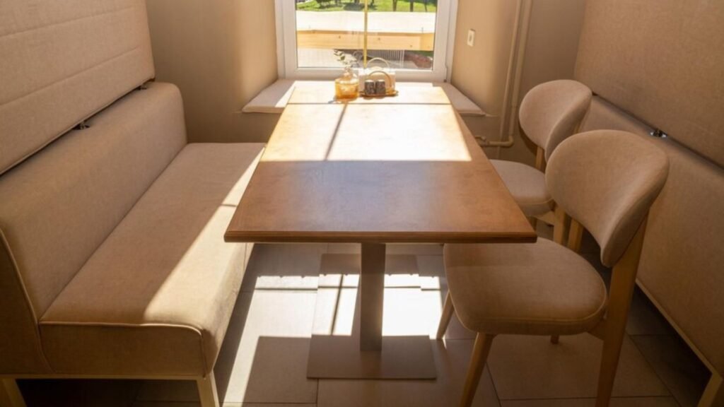 Banquettes Are the Perfect: Effect of cozy
