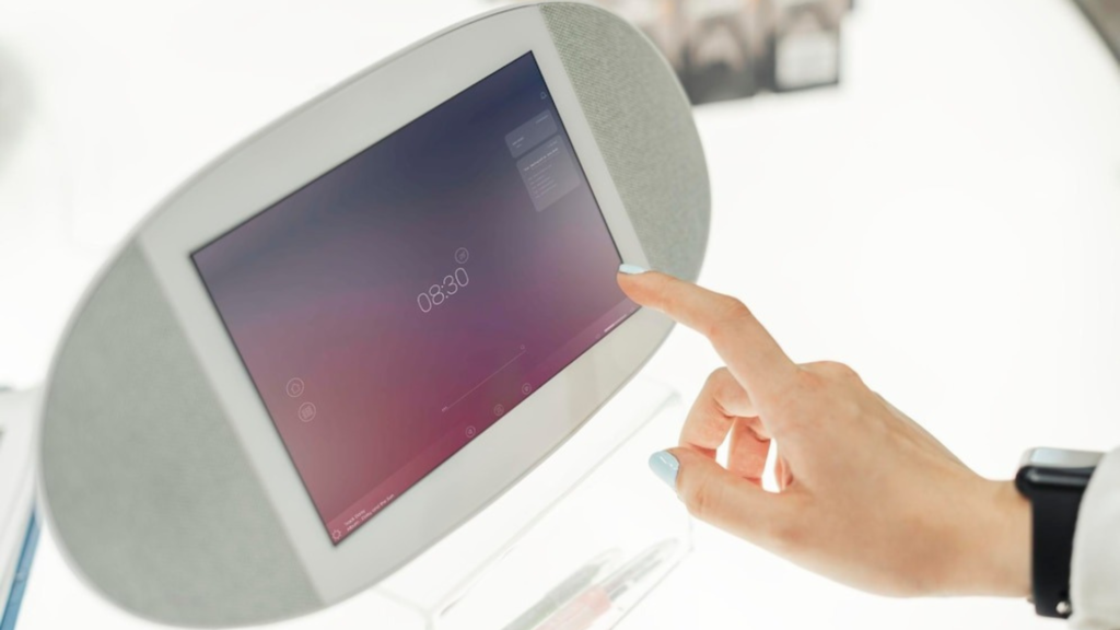 Smart Home Meets Stylish Design: Designer Fireplaces and Smart Heating Systems