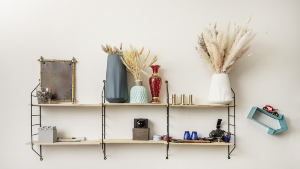 How to Style Shelves: Opt for a Cohesive Appearance