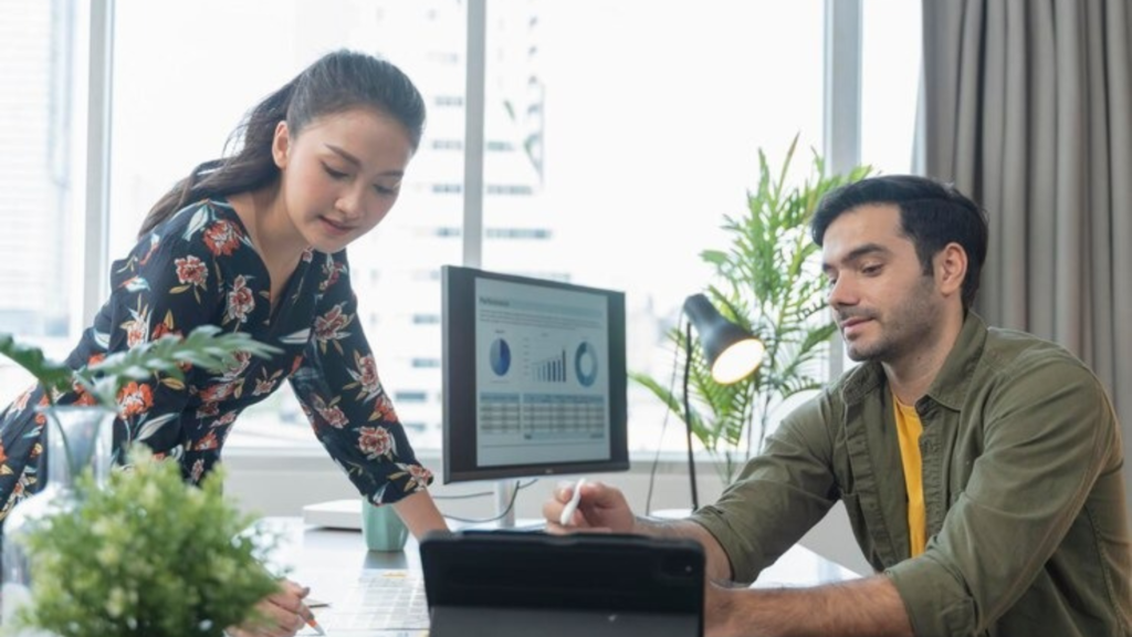 What are startup incubators and accelerators?