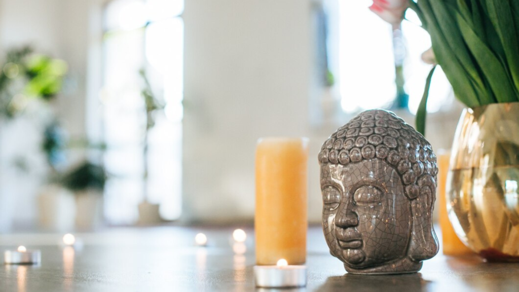 The green wall is another method to arrange your walls in a unique way