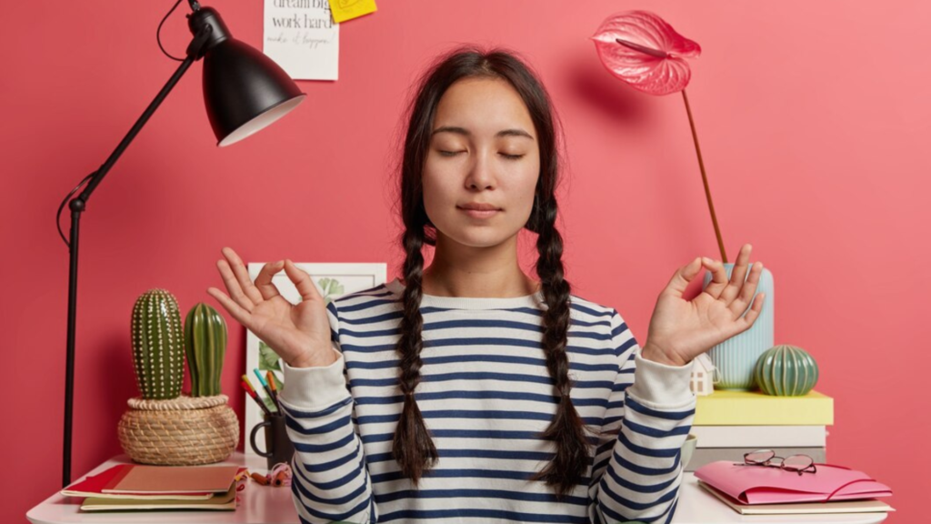 Stress can happen naturally when bad things happen, such work pressure, family problems, or money problems